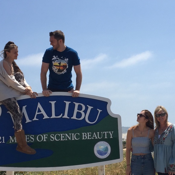 Meet your Posher💋 - Picture 4 of 4